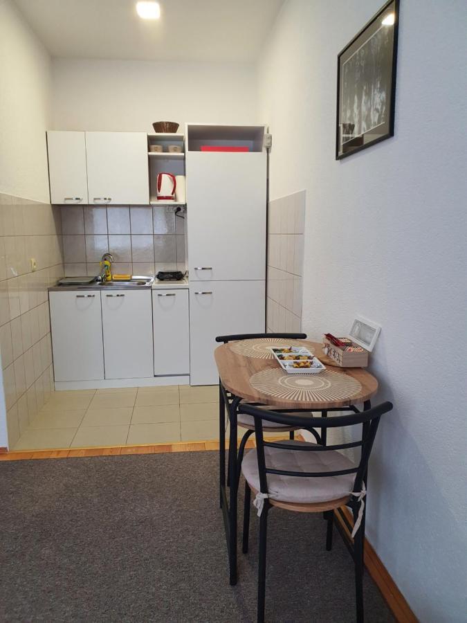 Studio Apartman 11 بيهاتش المظهر الخارجي الصورة